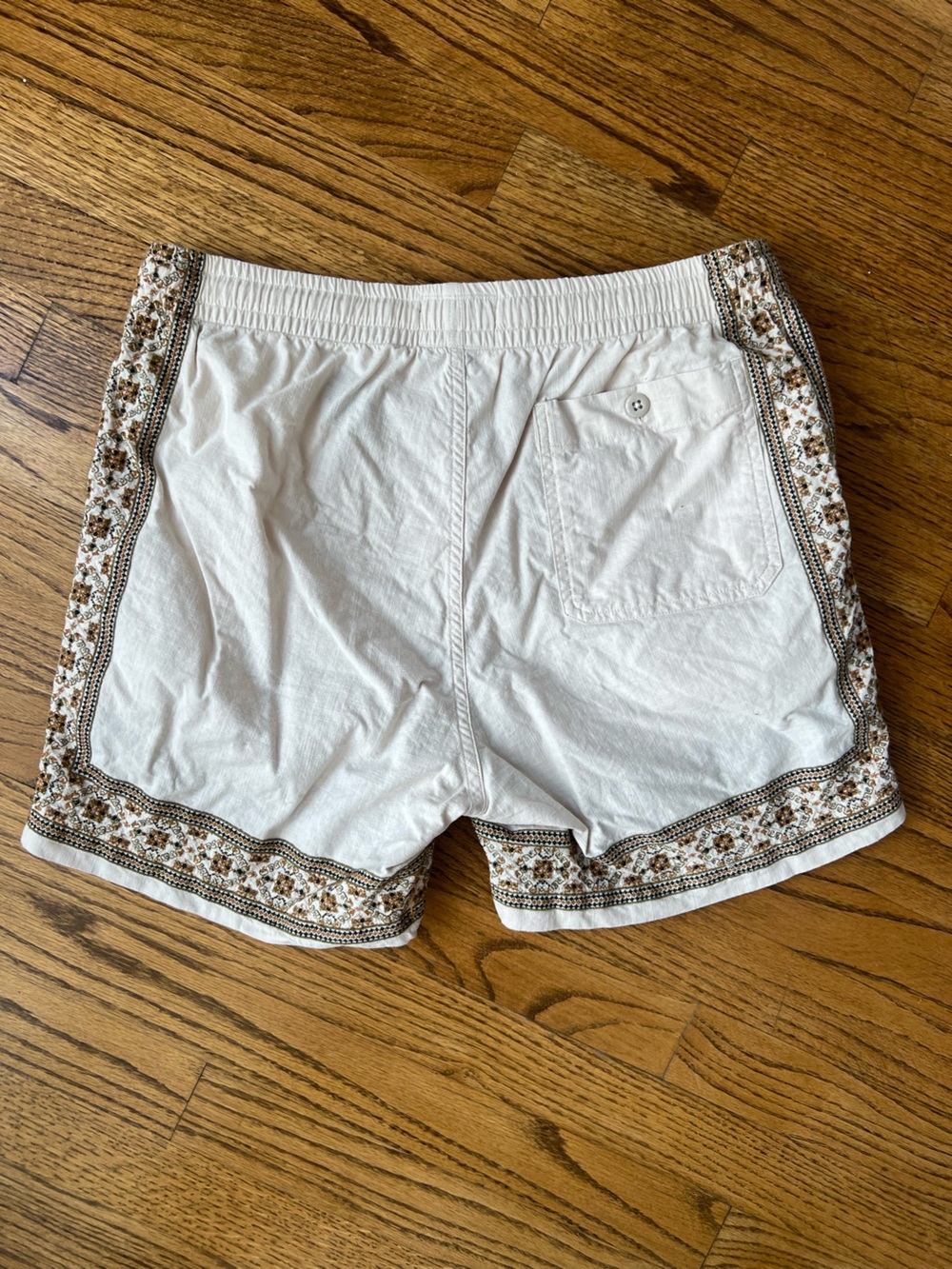 Todd Snyder Shorts with Embroidered Border - Small - Picture 4 of 7